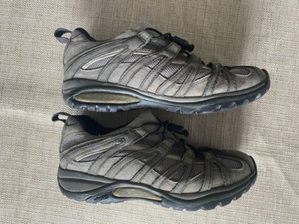 Merrell Men’s Hiking Shoes Gray Black Suede Mesh Vibram Soles Superfeet 7
